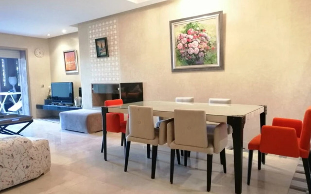 Petite Villa Résidence Prestigia Golf City *****