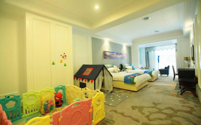 Liangchen Meijing Hotel