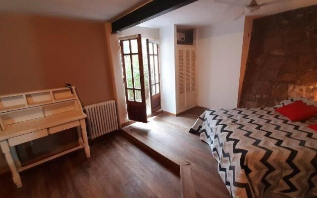 Cerro Uritorco Hotel