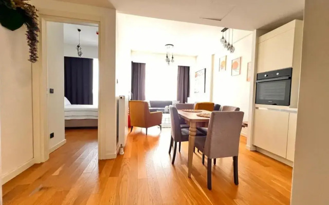 G Tower Residence Luxury Apartment