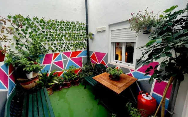 Cozy Town House With Terrace and Free Wifi