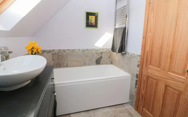 Whinstones at 4 The Villas