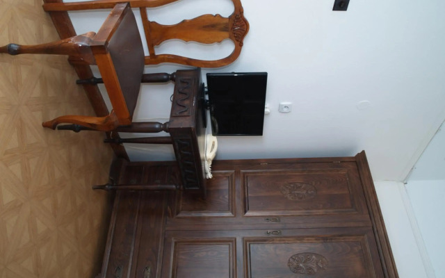 Acropolis House
