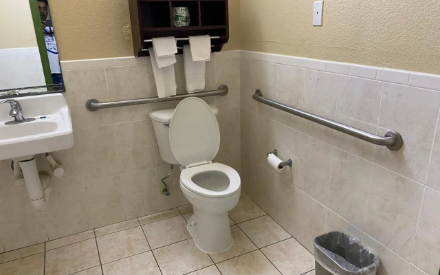 Red Lion Inn & Suites IAH Airport East