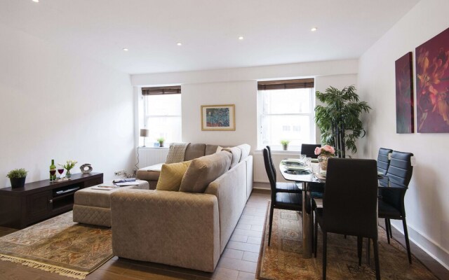 Stunning  Queensway Apartment - SGS