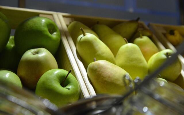 Rosslyn Central Park Hotel