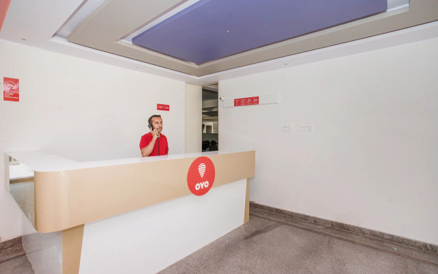 OYO 10475 PMR Hotel