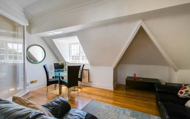 Quirky and Social 3 Bedroom Flat