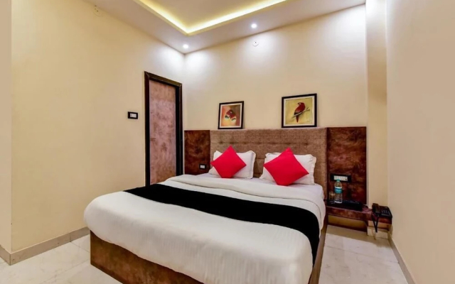 Hotel Frontier Royal