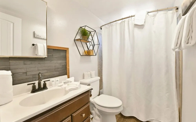 Marlowe Mountain Views #2510