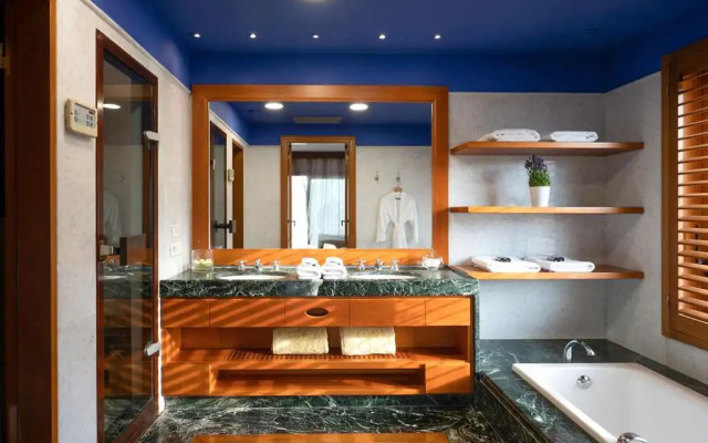 Elounda Beach Hotel & Villas, a Member of the Leading Hotels of the World