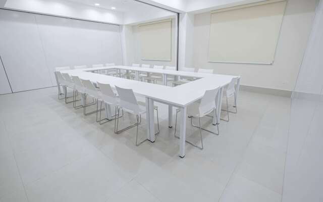 Super 8 By Wyndham Manzanillo