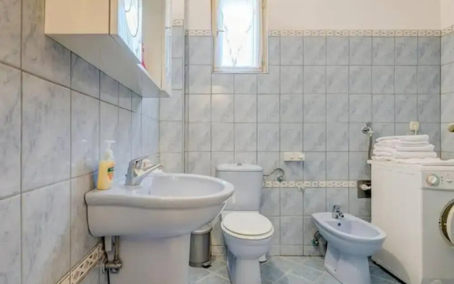 Charming Retreat Holiday Home Mravince With Pool