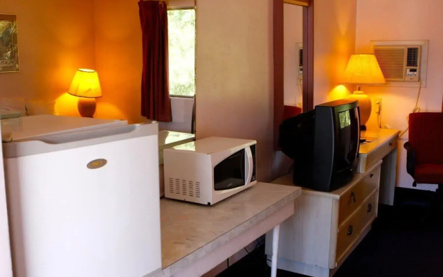 Homestead Motel