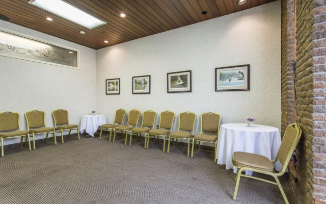 Quality Inn & Suites Downtown