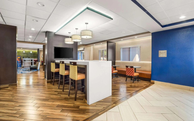 Comfort Suites Columbia at Harbison