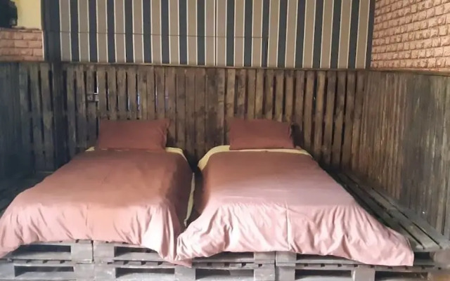 Full House Hostel