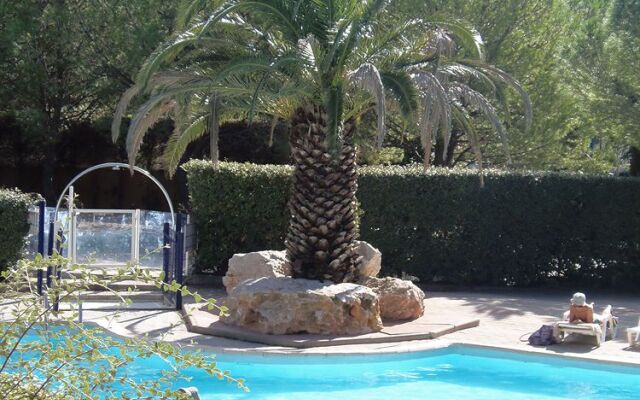 Arcadius Le Petit Hotel