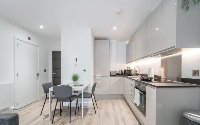 Modern 1 bed Apartment in Central Solihull