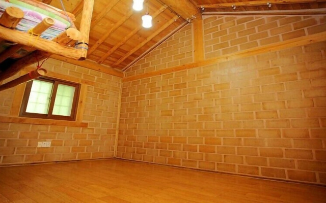 Bandi Hwangto Pension