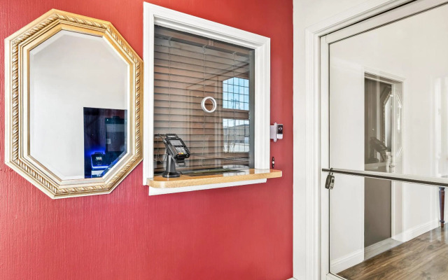 HomeTowne Studios by Red Roof Yuba City Bonanza – Marysville