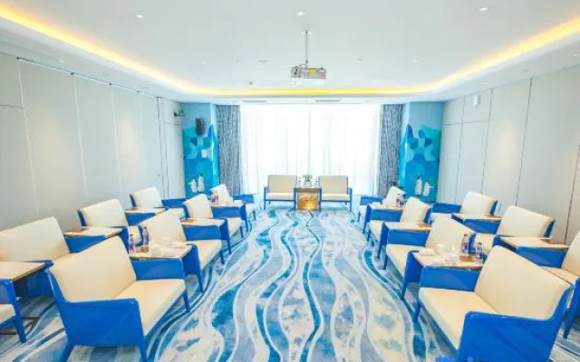 Shanghai Jinqiao Haichang Penguin Resort Hotel