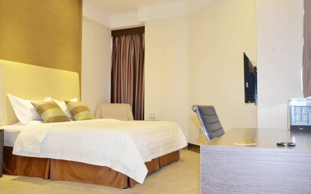 Phoenix Jinghua Hotel