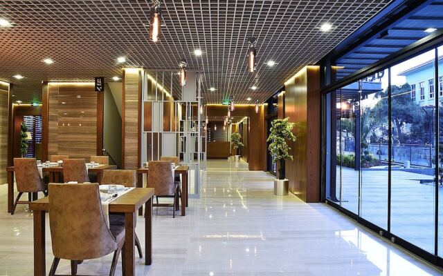 The Elegant Hotel