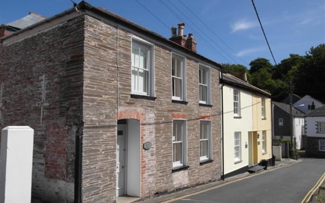 Cozy Holiday Home in Padstow near Beach