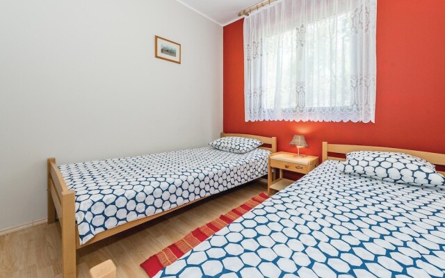 Amazing Apartment in Grebastica With 2 Bedrooms and Wifi