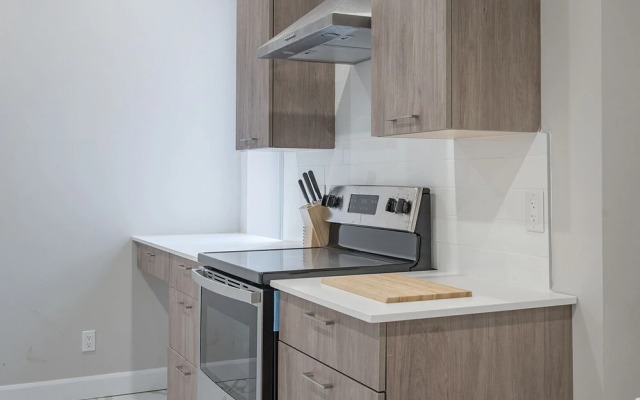 Beautiful 5BR in the HEART of Mile-End