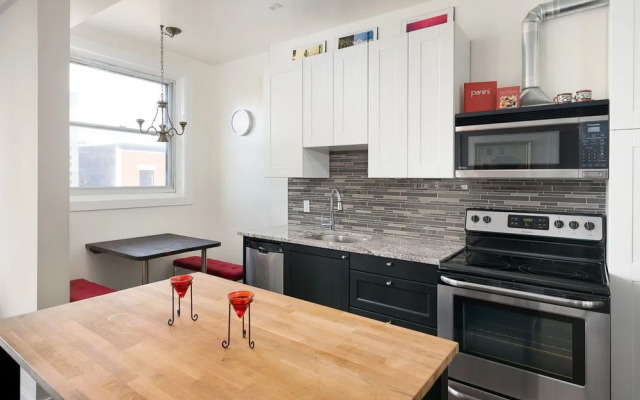 Architectural 2BR in Mile End by Sonder