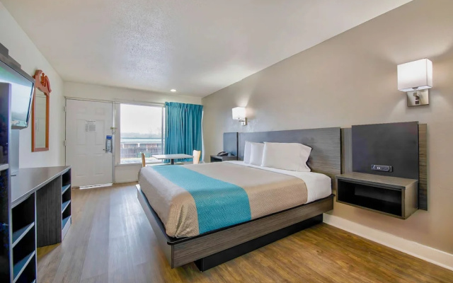 America's Comfort Lodge