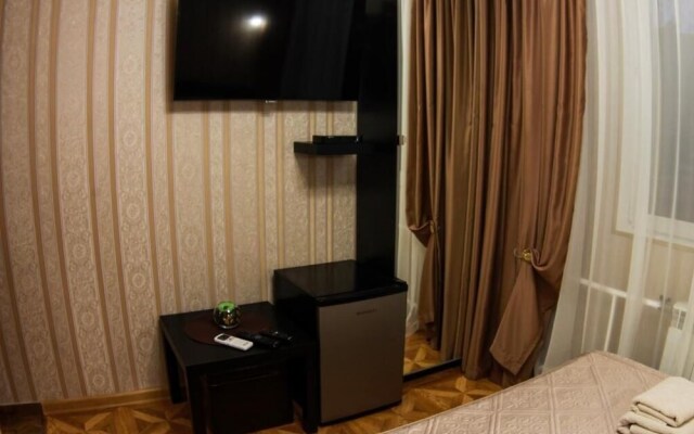 Отель «День и Ночь на Профсоюзной»