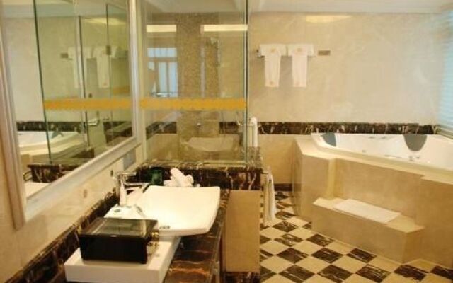 Centenio Kingdom Hotel