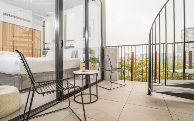 Inner City Penthouse With Private Rooftop