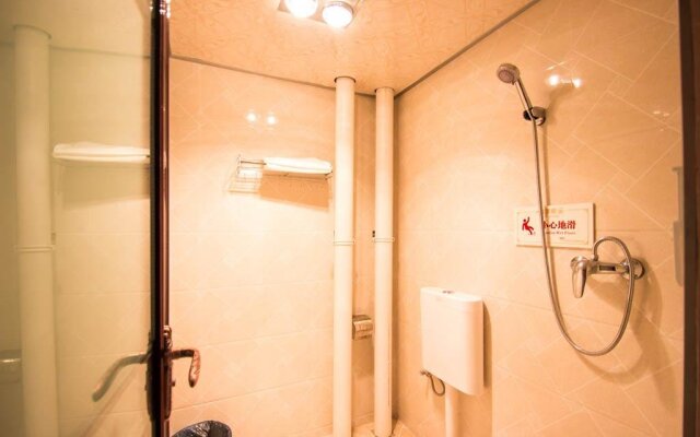 Mr. Xu's Space Capsule Youth Hostel