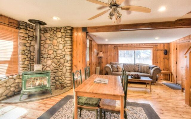 Moonlight Cove w/ Grill Tahoe Beach Next Door!