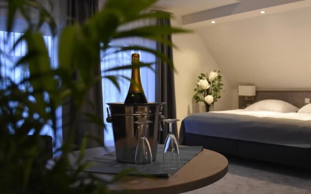 Fast Lane Hotel