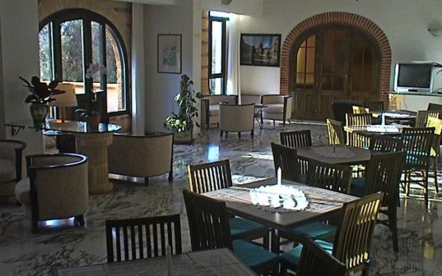 Himera Polis Hotel