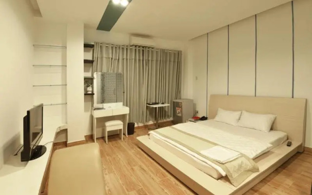 RedDoorz My Friend Hotel