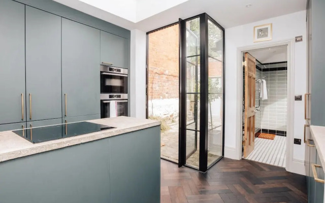 The Emerald - Central Henley 2 Bedroom House