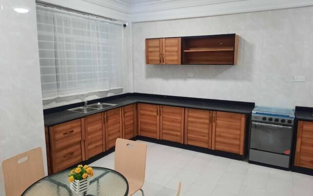 Efua Anoah Hotel & Apartment