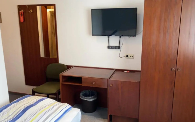 Hotel - Pension - Weller
