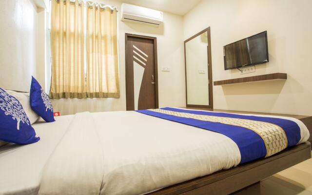 OYO 7421 Hotel Relex
