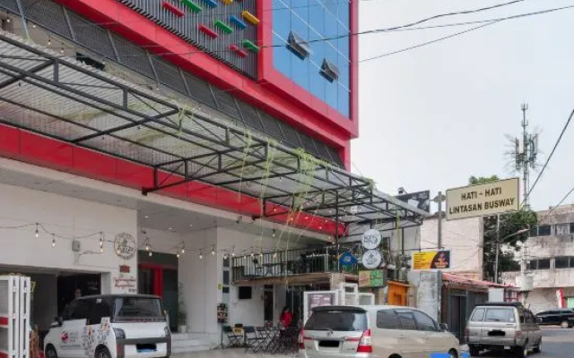 Urbanview Hotel Kota Tua Jakarta – Exterior – Jakarta