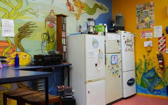 Atlantis Backpackers & Motels