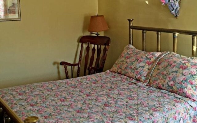 The Stone House Motel & Motor Lodge