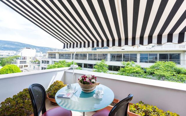 Best Western Plus Embassy Hotel