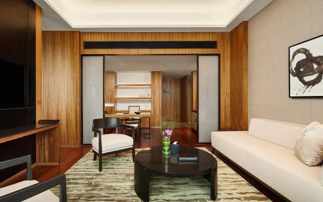 HUALUXE Ningbo Harbor City by IHG